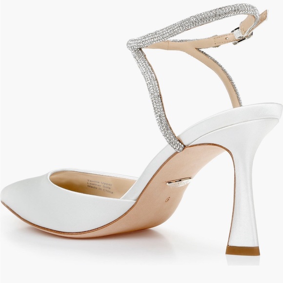 Badgley Mischka ‘Kamilah’ Heels - Picture 4 of 8